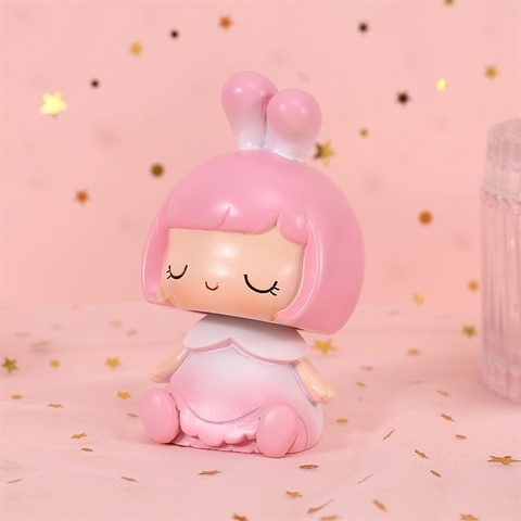 Bé Gái Tóc Ngắn