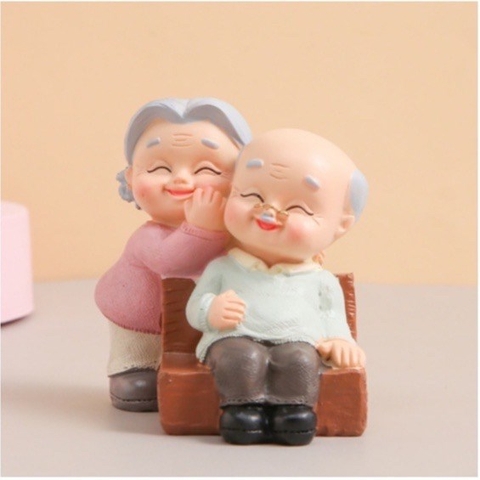 Ông Bà Thì Thầm