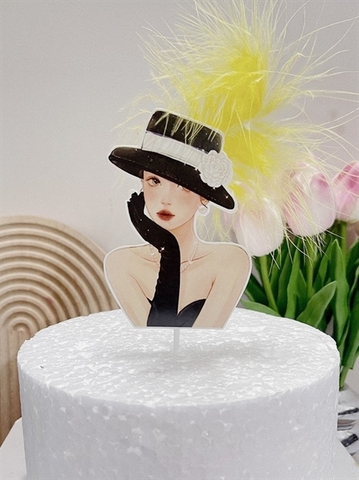 Thẻ Cô Gái Đội Mũ Gắn Lông Vàng (sét)