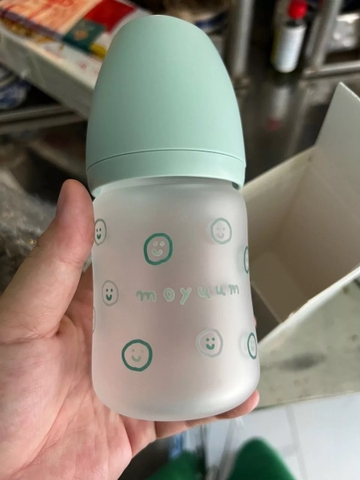 Bình sữa Thủy tinh tráng silicon Moyuum Hàn Quốc phiên bản Happy More 150ml/240ml - Chính hãng