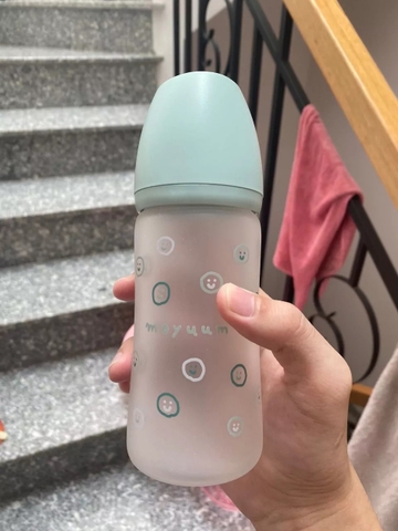 Bình sữa Thủy tinh tráng silicon Moyuum Hàn Quốc phiên bản Happy More 150ml/240ml - Chính hãng