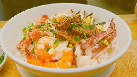 Phở Hải sản bắp bò