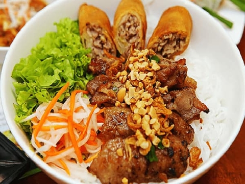 Bún thịt nướng chả giò