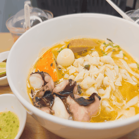 Bánh canh CUA BẠCH TUỘC
