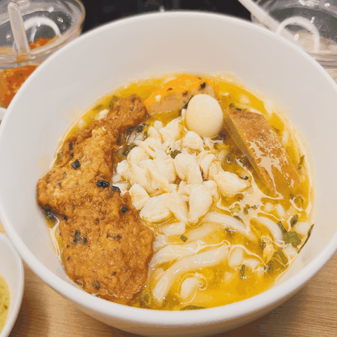 BÁNH CANH CUA CHẢ MỰC