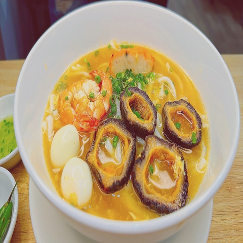 Bánh canh HẢI SÂM TIỀM