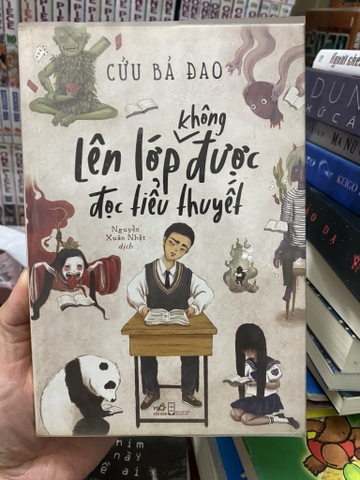 Lên Lớp Không Được Đọc Tiểu Thuyết