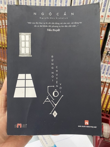 Đừng Nói Chuyện Với Cô Ấy