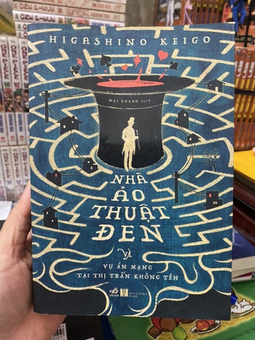 Nhà Ảo Thuật Đen Và Vụ Án Mạng Tại Thị Trấn Không Tên