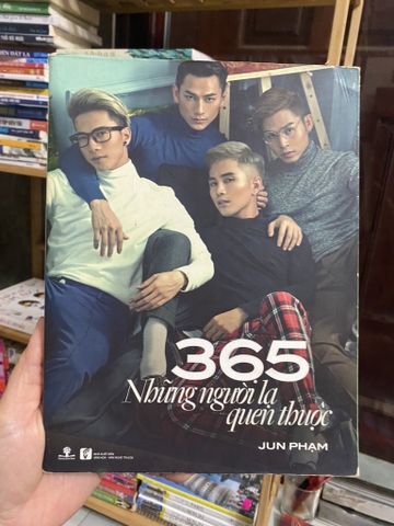 365 Những Người Lạ Quen Thuộc
