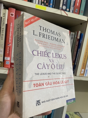 Chiếc Lexus Và Cây Ô Liu