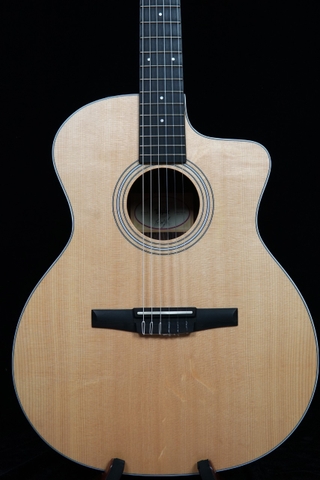 Guitar classic Taylor 214CE-N (2nd) like new
