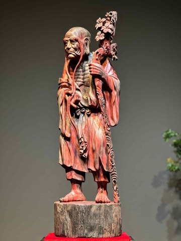 Tượng Ngài Trường Mi La Hán gỗ Vương mộc tử đàn