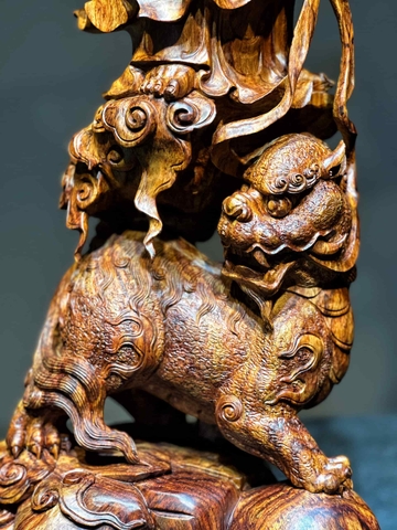 Tượng Ngài Đạt Ma Hàng Long Phục Lân gỗ sưa bắc đỏ đẹp