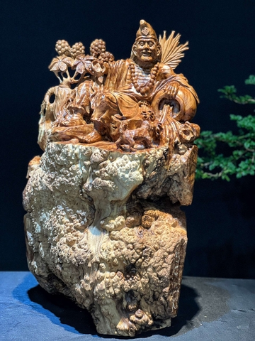 Tượng Tế Công Gỗ Nu Ngọc am thơm