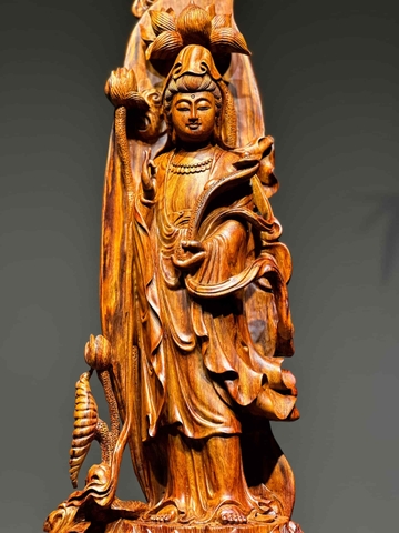 Tượng quan âm Gỗ Sưa bắc đỏ đẹp