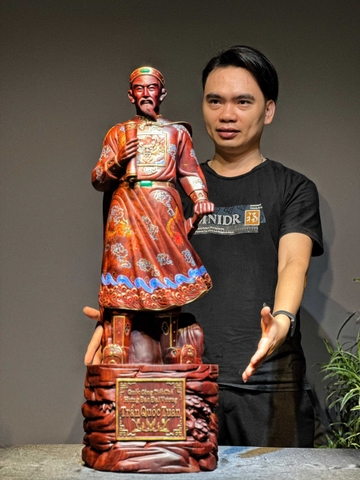 Tượng Ngài Hưng Đạo Đại Vương Trần Quốc Tuấn Gỗ Vương Mộc Tử Đàn Đỏ