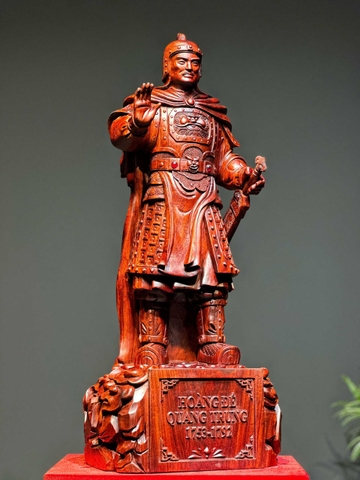 Tượng Vua Quang Trung Gỗ Vương Mộc Tử Đàn Đỏ