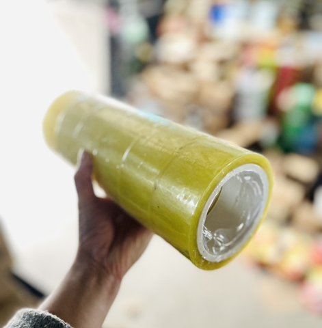 Băng dính to loại 1,5kg/cọc*6 cuộn
