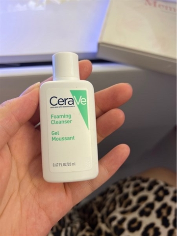 Sữa rửa mặt Cerave sạch sâu cho da dầu 20ml