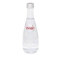 AN) Nước khoáng thiên nhiên không ga hiệu Evian 33cl
