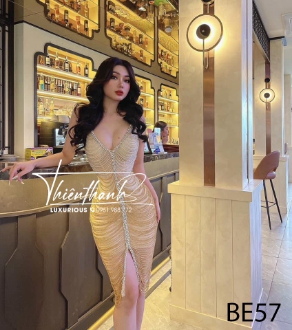 Đầm Dài 2 Dây Đính Kết Xẻ Tà Hình Bướm