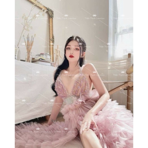Đầm Hai Dây Nhún Tầng Dài Xẻ Ngực Chữ V Đính Kết