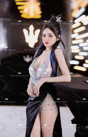 Set TK Dài Áo Kim Sa Hai Dây Mix Chân Váy Lông Vũ Xẻ Tà