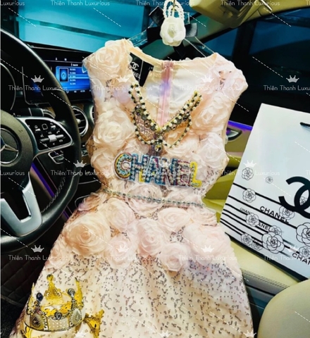 Đầm QCCC Chanel Ngắn Đính Đá Hoa Nổi