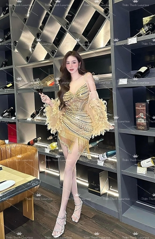 Đầm Hai Dây Ngắn Ống Tay Rơi Tua Rua Đính Kết