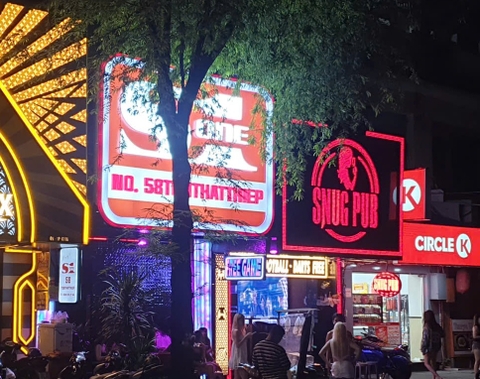 S1 Bar Saigon - Pub Lady Girl District 1