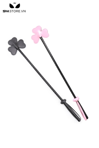 SMT4827 - Roi BDSM thiết kế hoa 3 cánh chất liệu da PU dài 64.5cm