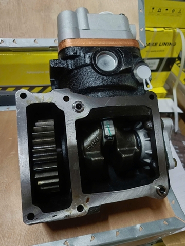 Bơm hơi Sitrak MC