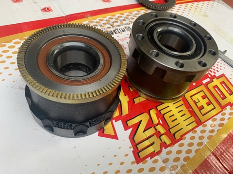 Cụm bi moay ơ dí trước T5G , Sitrak dí VGD75