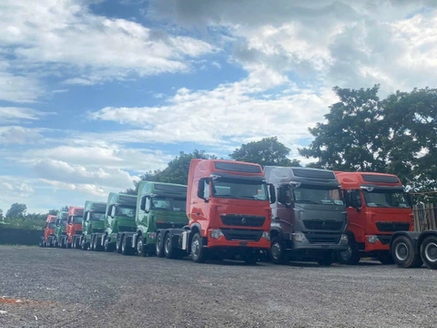 Đầu kéo Sitrak 440 cầu Láp man