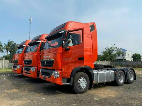 Đầu kéo Sitrak 440 cầu Láp man