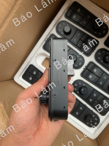 Công tắc lên xuống kính howo A7 bên lái