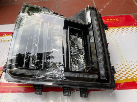 Đèn pha Howo TH7 460, 540 Luxury