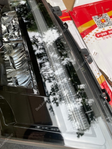 Đèn pha Howo TH7 460, 540 Luxury