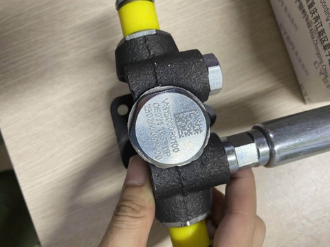 Bơm tay nhiên liệu Howo 336,371,380