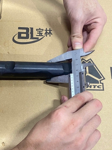 Trục ắc nhíp Mooc 28x155 loại trơn