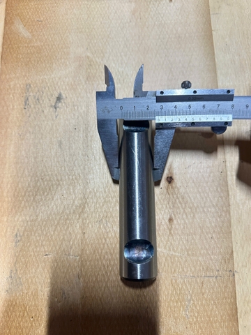 Trục ắc nhíp 28x135 ( loại trơn )
