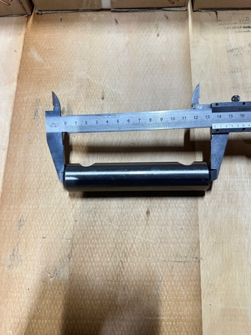 Trục ắc nhíp 28x135 ( loại trơn )
