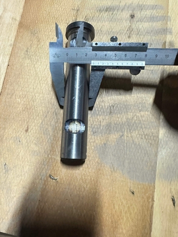 Trục ắc nhíp Mooc 28x155 (loại có đế)