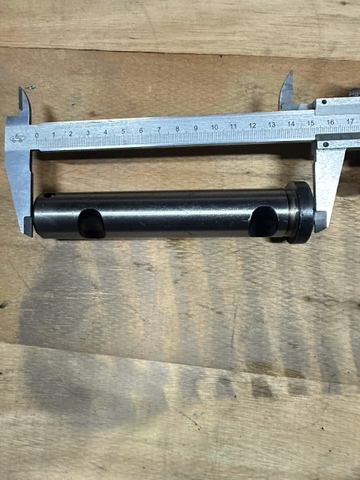 Trục ắc nhíp Mooc 28x155 (loại có đế)