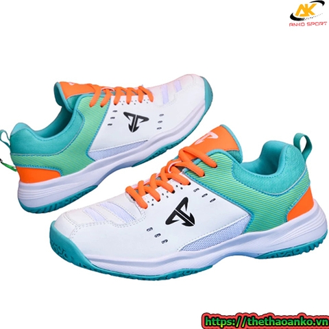 Giày pickleball Tesla 5528 chất liệu vải lưới thoáng khí kết hợp da PU mang lại sự trẻ trung khi sử dụng