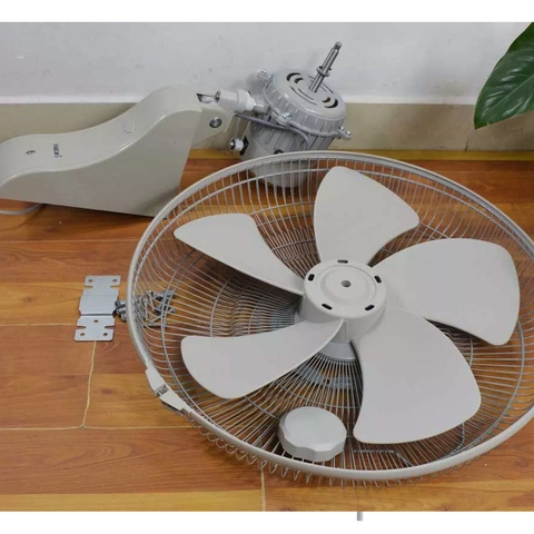 Quạt treo CN Hatari IW22M1