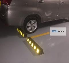 Chặn Lùi Cao Su 750x150x120mm SDTL - Decal Phản Quang 5 Sọc | Cục Chặn Bánh Xe Ô Tô Cho Tầng Hầm & Bãi Đỗ Xe