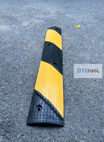 Gờ Giảm Tốc Cao Su 1000x150x30mm SDTL | Gờ Giảm Tốc Có Rãnh Luồn Dây Gầm 20x20mm