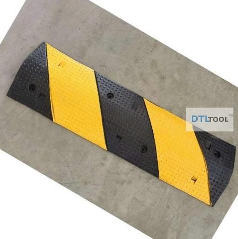 Gờ Giảm Tốc Cao Su 1000x300x50mm SDTL | 2 Rãnh Luồn Dây Gầm 20x20mm
